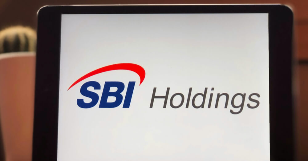 Logo von SBI Holdings auf einem Tablet