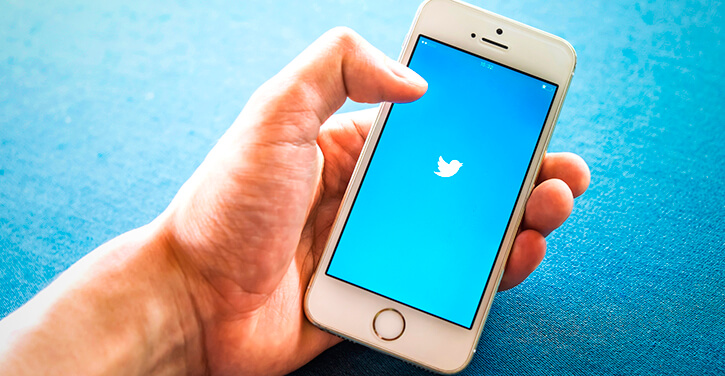 Bild der Twitter-App auf einem Smartphone