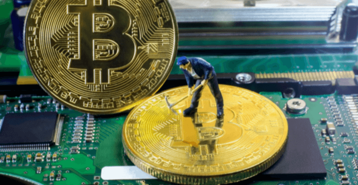 Ein kleiner Miner, der auf einer Grafikkarte nach Bitcoin gräbt